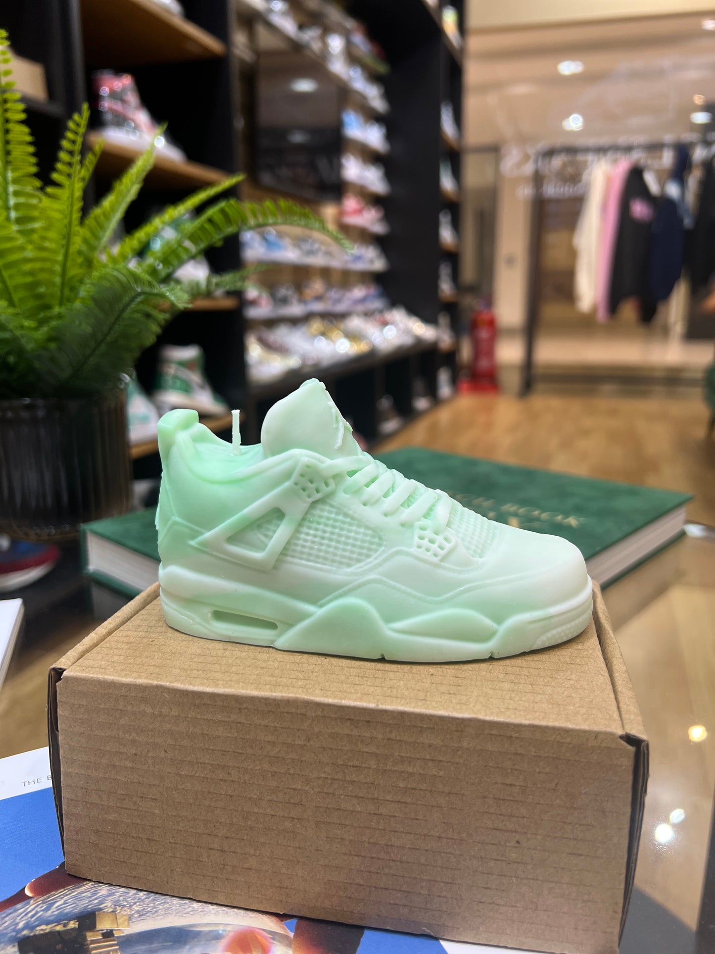 Sneaker Candle Jordan 4 Sauvage