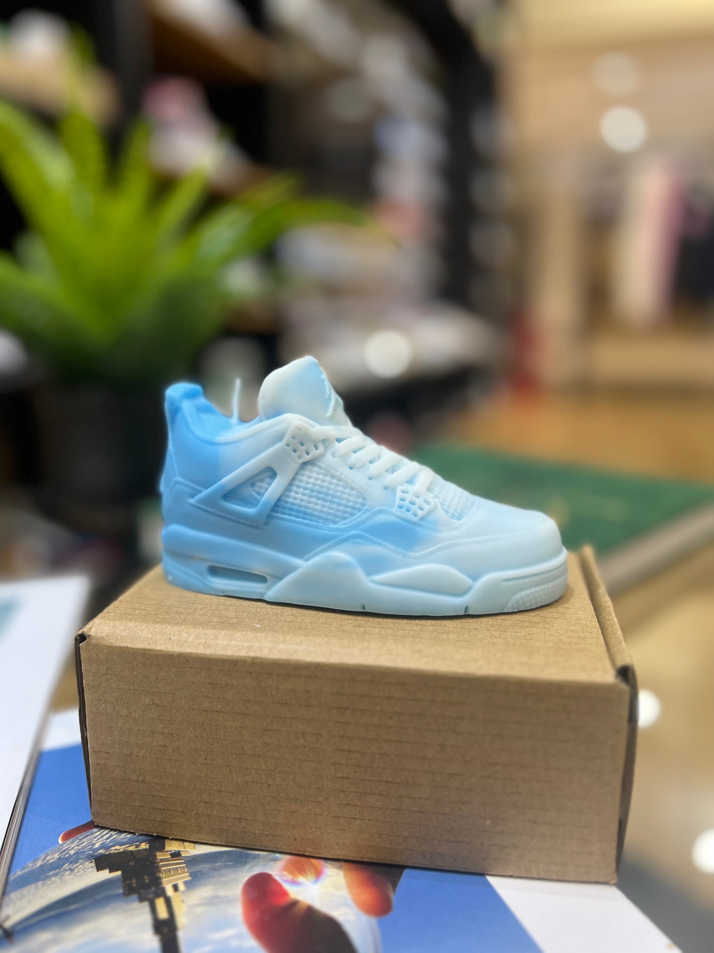 Sneaker Candle Jordan 4 Chanel Bleu