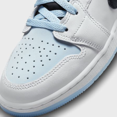 Jordan 1 Mid SE White Ice Blue M