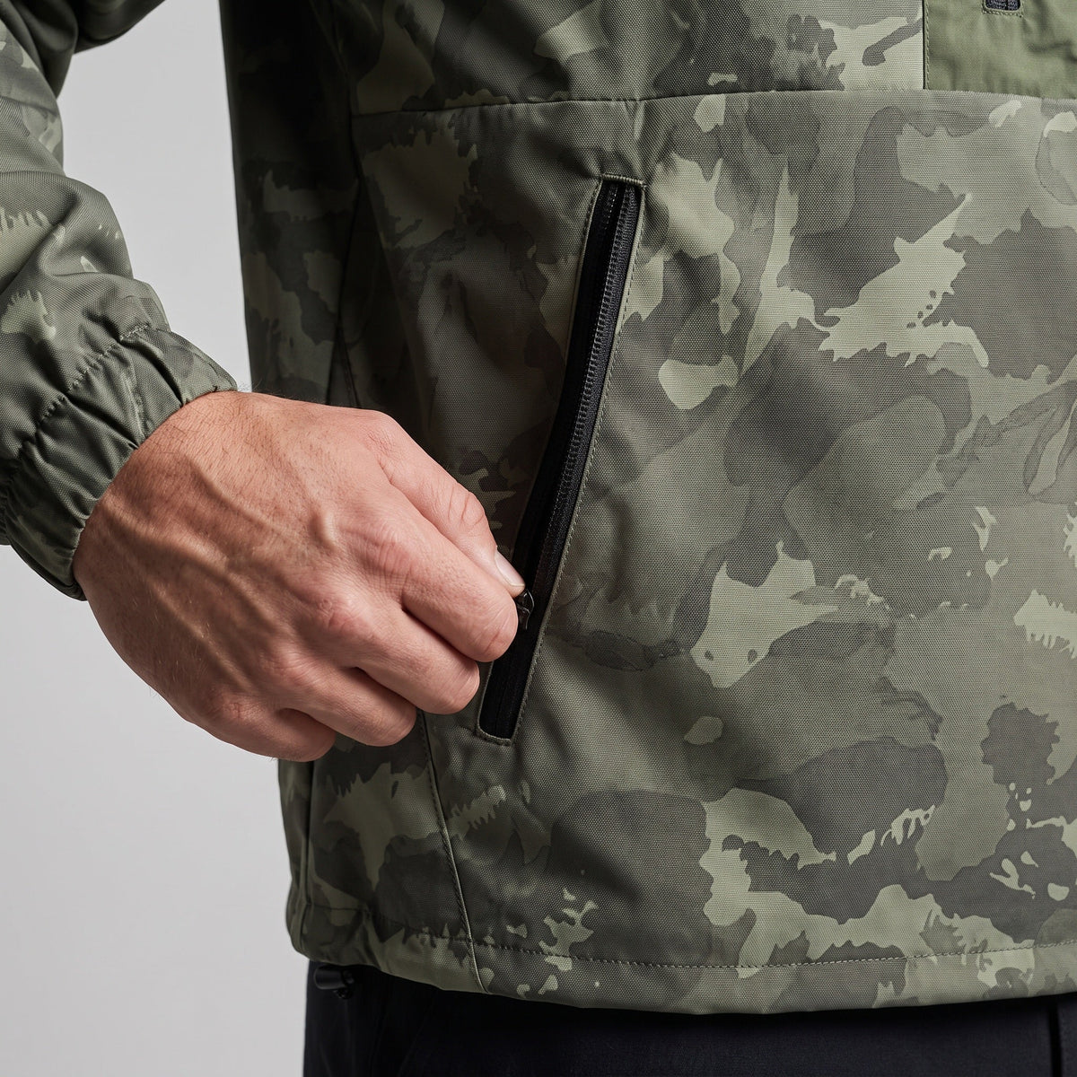 Men's Camo Windbreaker Jacket - Lightweight Hooded Anorak - Half-Zip