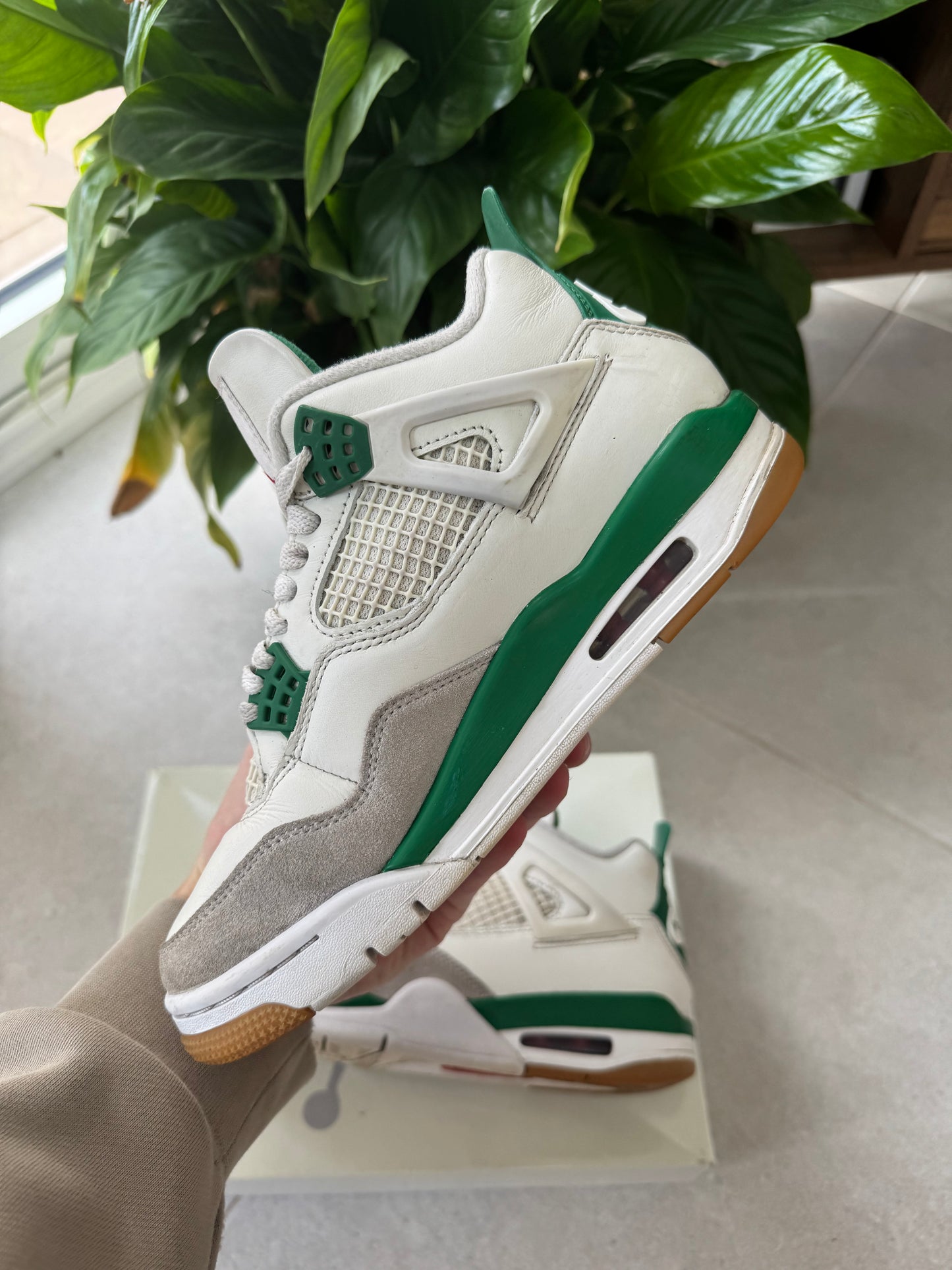 Jordan 4 Retro SB Pine Green Used