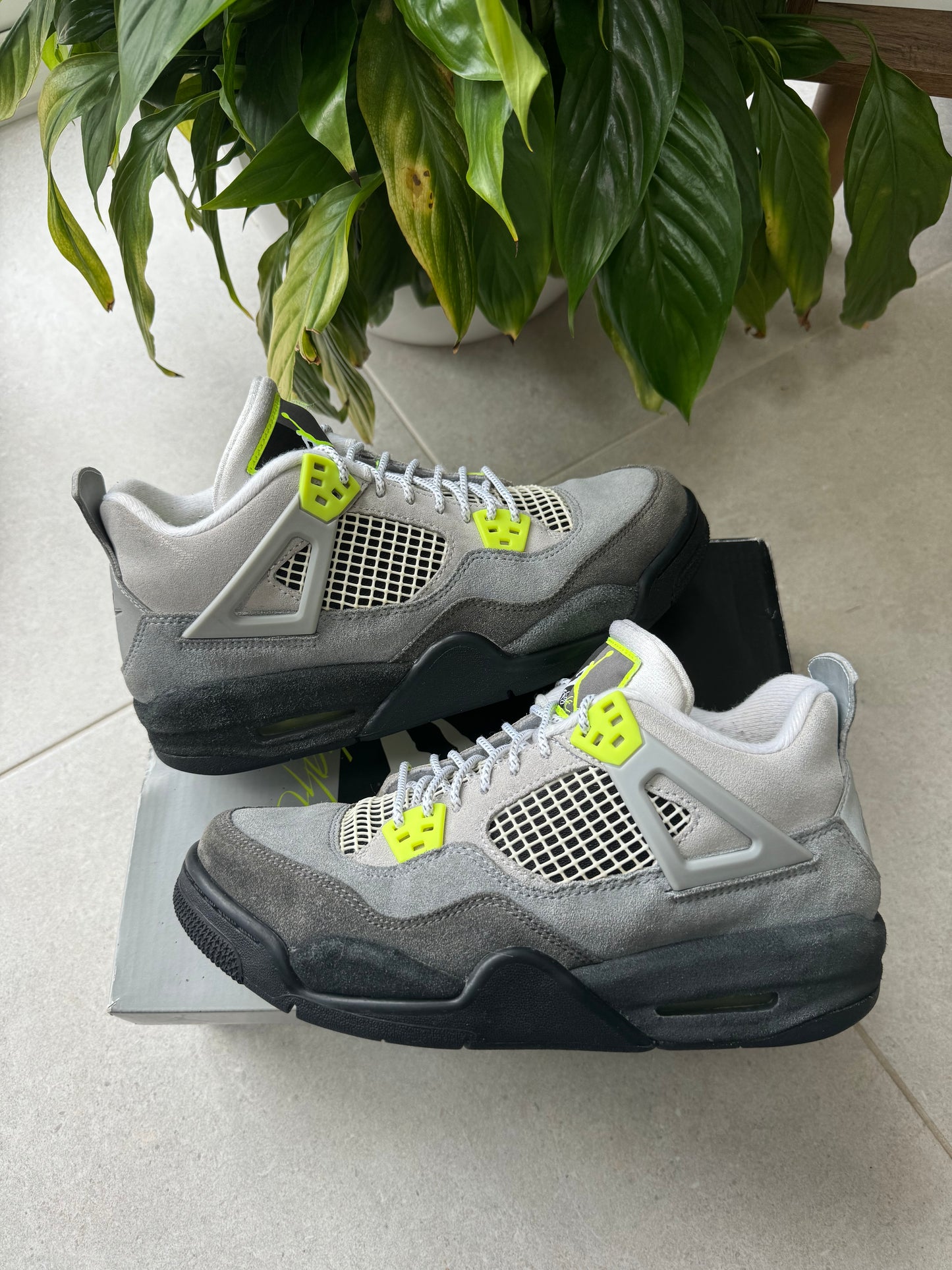 Jordan 4 Retro Neon 95 GS Used