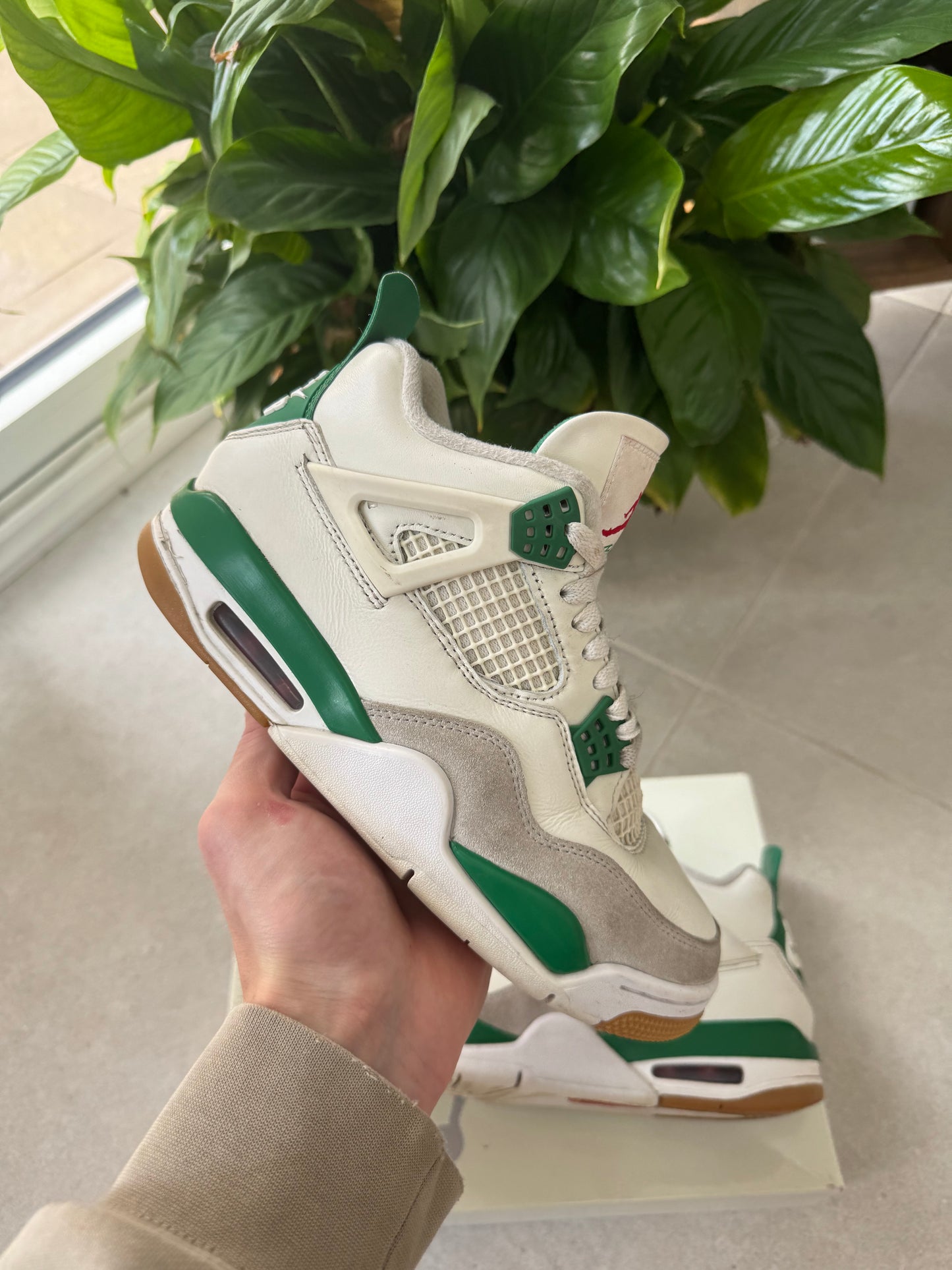 Jordan 4 Retro SB Pine Green Used