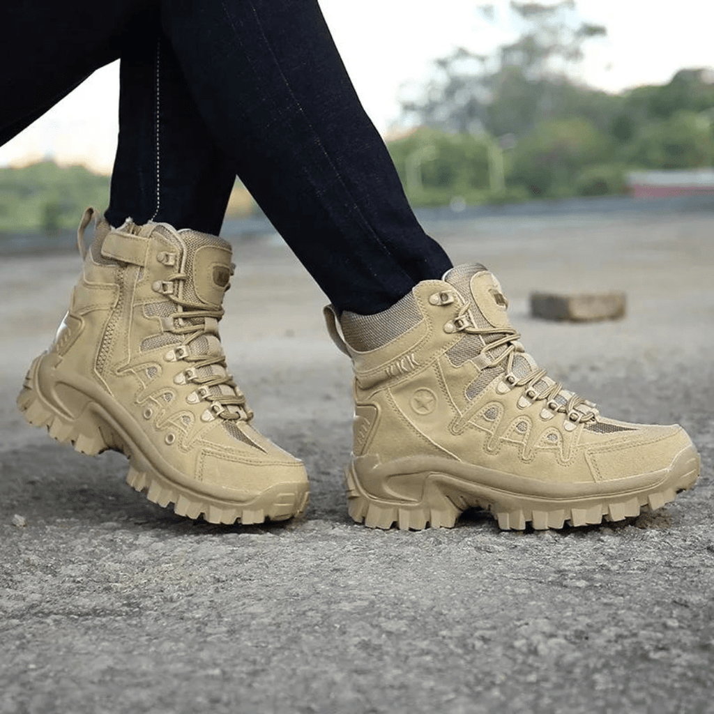Lightweight Waterproof Outdoor Boots – Durable Grip for Trail & Field Use