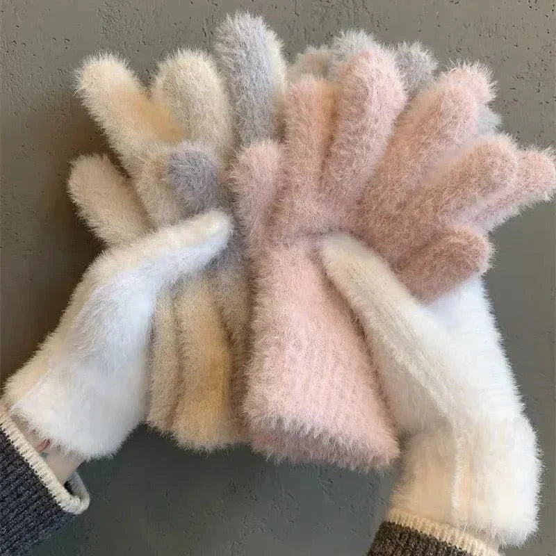 SNOWVEL EASYGLOVE – Plush Winter Gloves for Windproof Outdoor Warmth