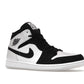 Jordan 1 Mid SE Diamond M