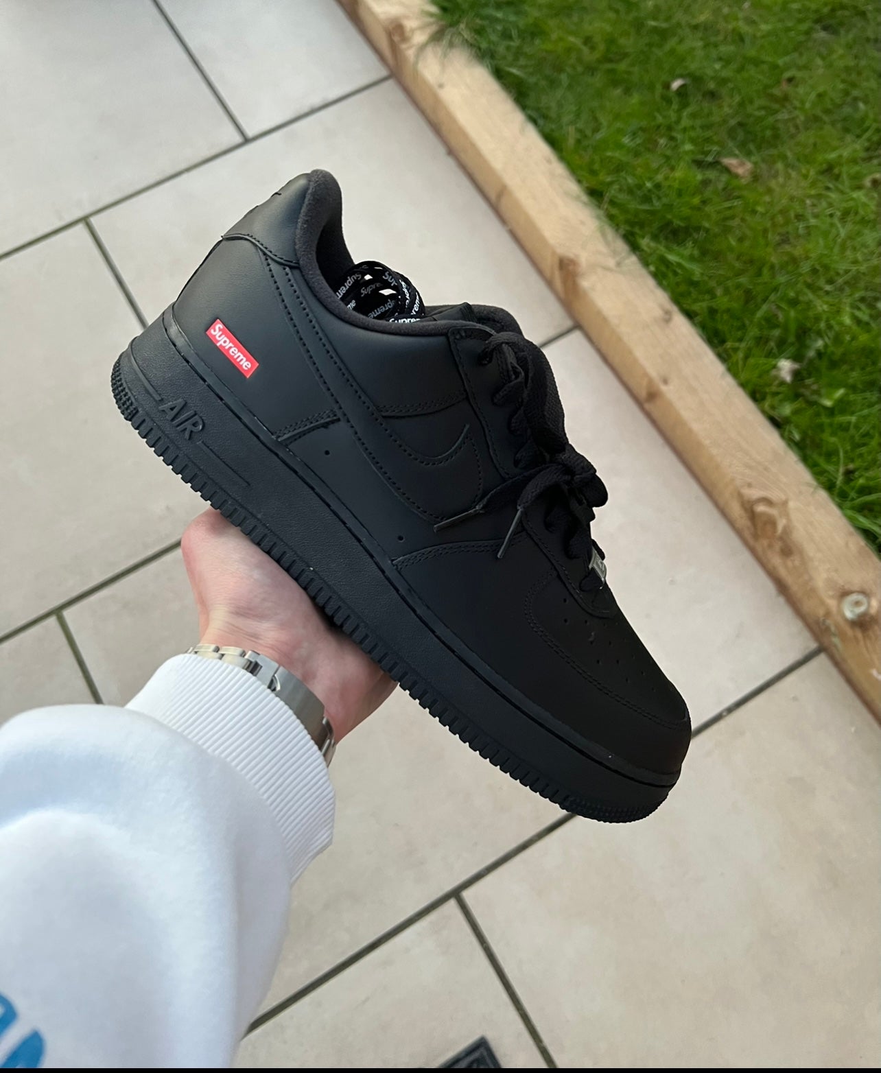 Supreme Air Force 1 Black M – SOLSNEAKS