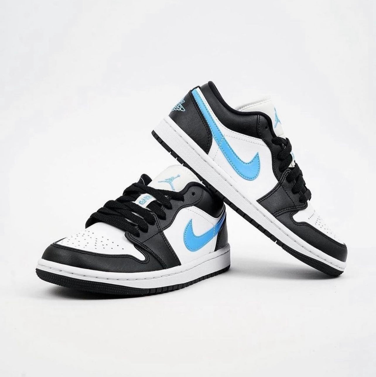 Jordan 1 Black University Blue W