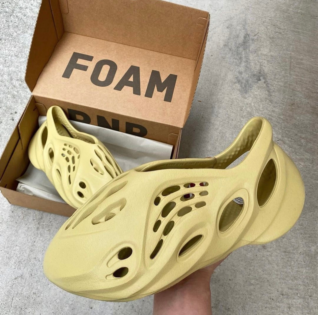 Yeezy Foam Runner Sulfur – SOLSNEAKS